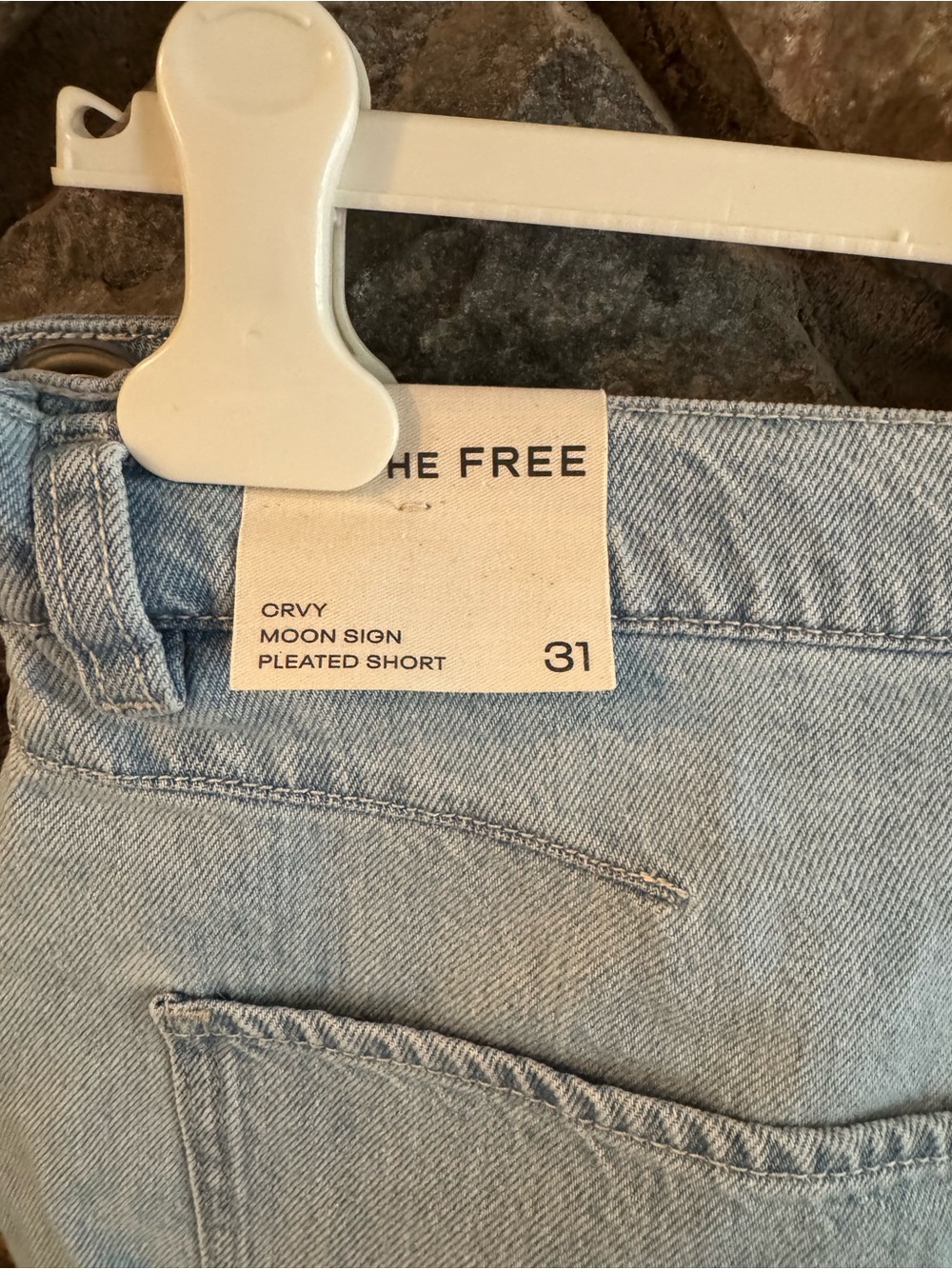 NWT We the Free Crvy Moon Denim
short Size 31 - Picture 8 of 10